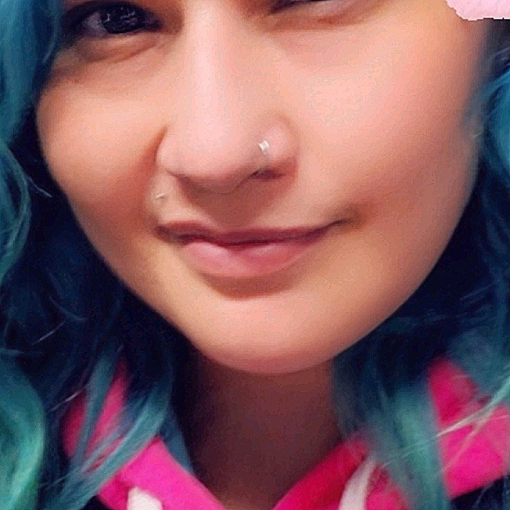 Hope to Buy Your Products! I'm Julia🖤👑